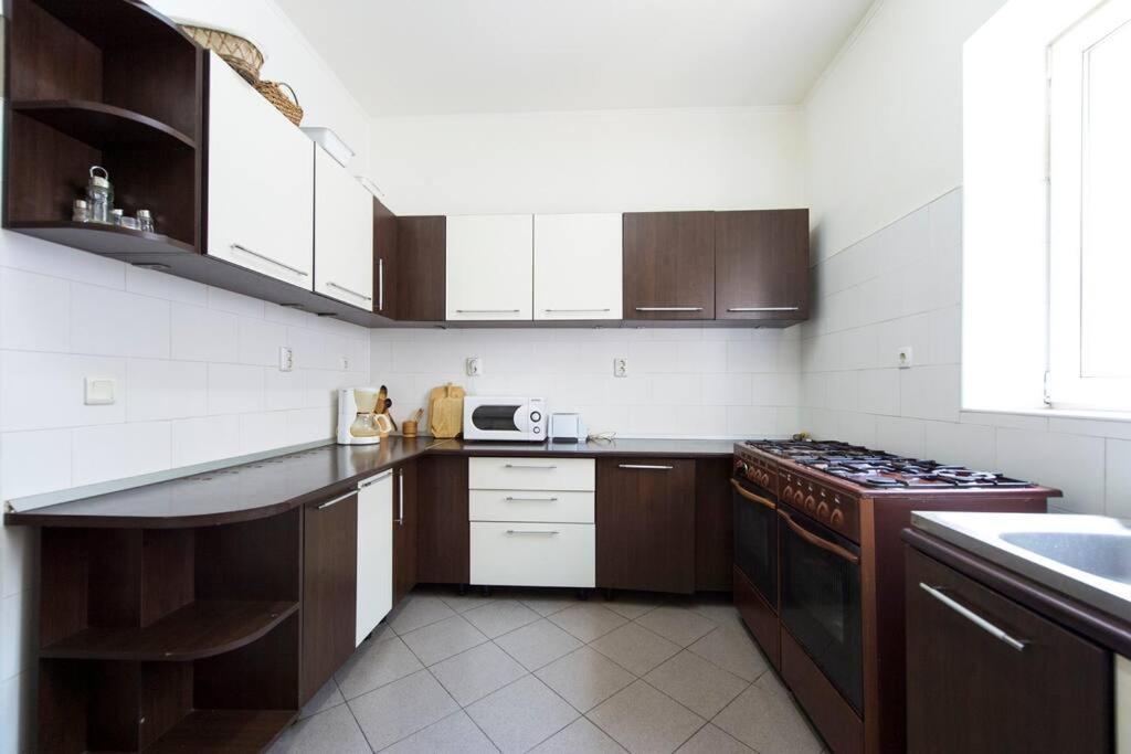 Vila Bradet Buşteni Exteriör bild